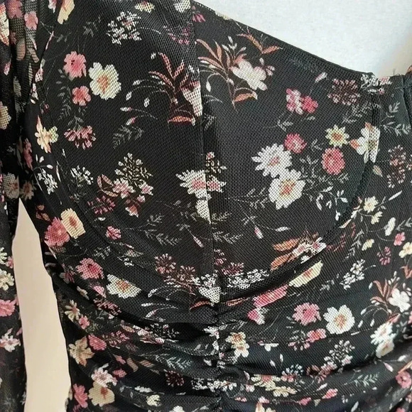 Almost Famous Black Floral Long Sleeve Crop Top With Built-in Bra - Picture 4 of 14